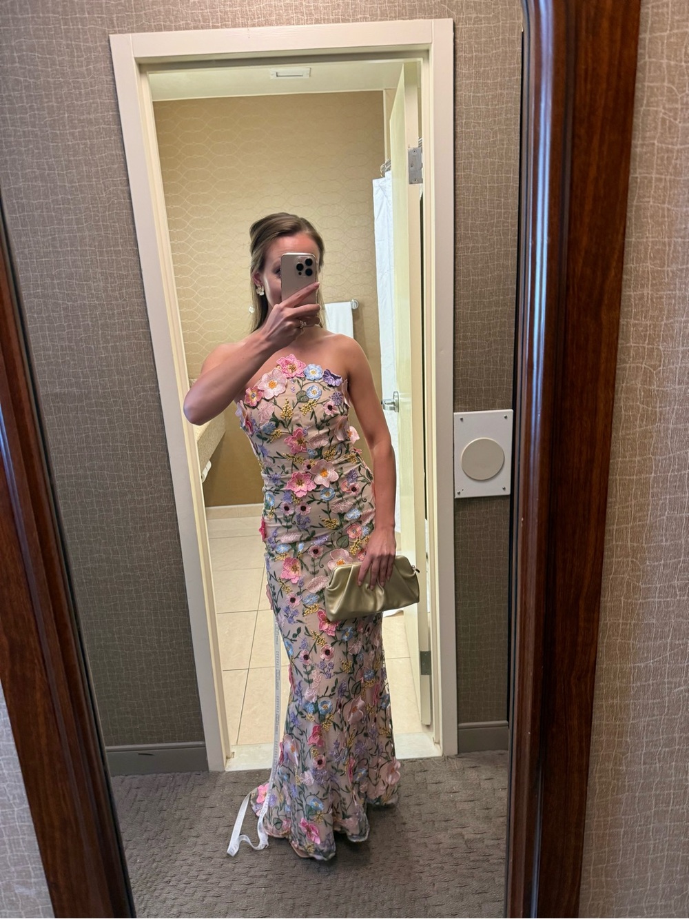 ELLIATT Nydia Gown in Multi Floral - Picture 3 of 5